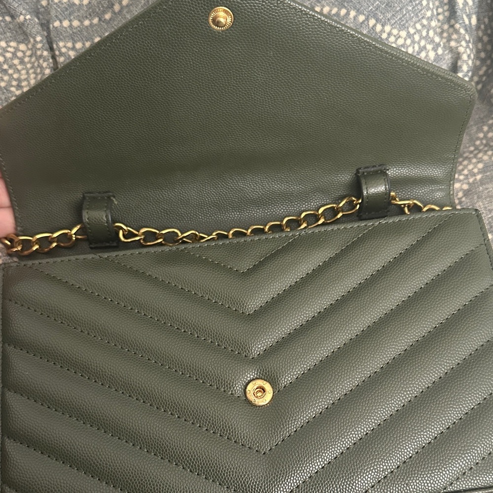 Army / medium Green Quilted Crossbody Bag - Picture 6 of 12